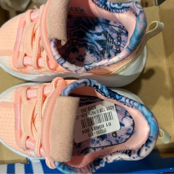 Adidas Kids Peach Sneakers New - Picture 4 of 5